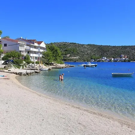 Apartment By The Sea - 3197 *