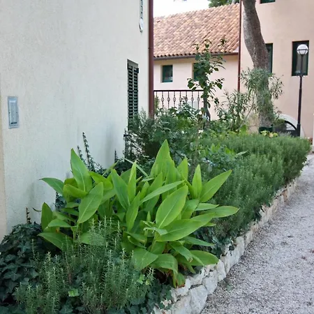 Apartment By The Sea - 3197 *