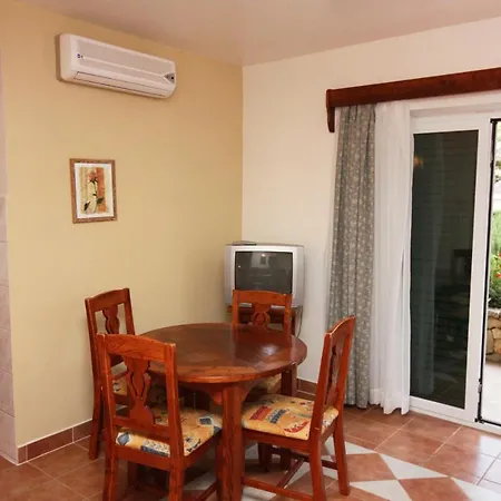 Apartment By The Sea - 3197