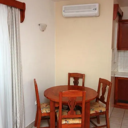 Apartment By The Sea - 3197