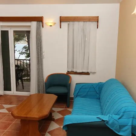 Apartment By The Sea - 3197 Rogoznica (Sibenik-Knin)