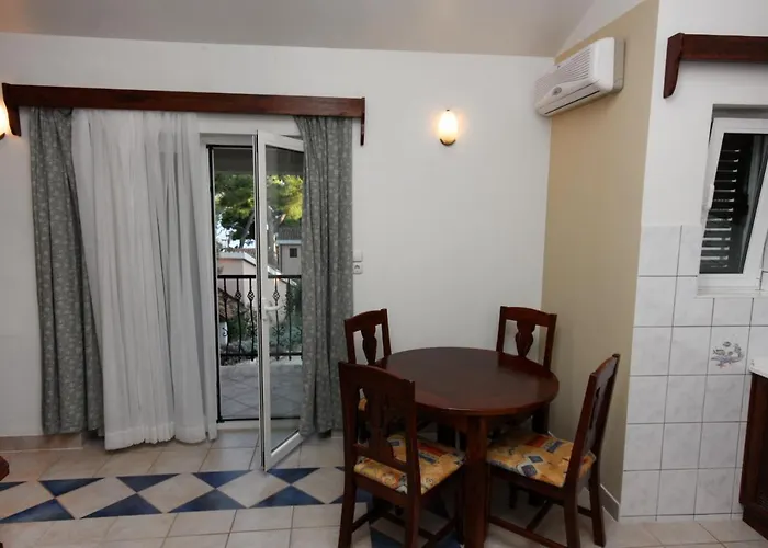 Apartment By The Sea - 3197 *